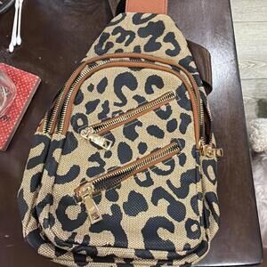 Zhen Meishi Leopard Print Crossbody Bag Lots Of Pockets